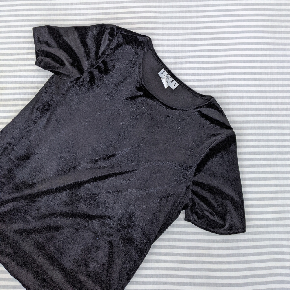 🖤 Black Vintage Velvet Top